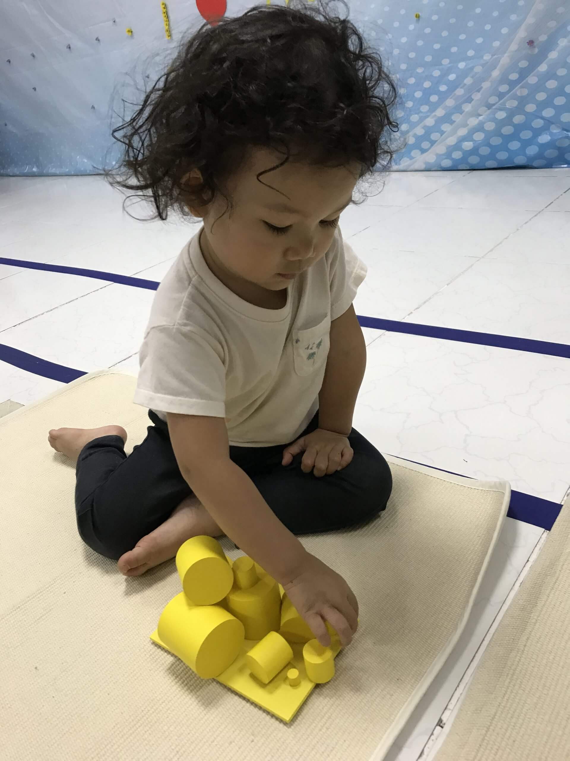 Bella và Montessori