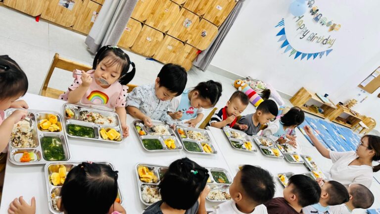 Hình ảnh hoạt động của các bé ở Casa Dei Sol Montessori – ảnh 33