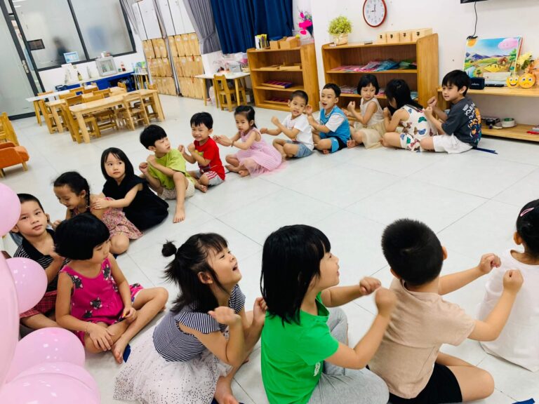 Hình ảnh hoạt động của các bé ở Casa Dei Sol Montessori – ảnh 38